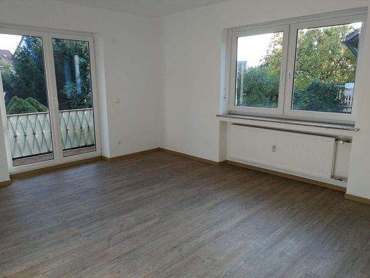 Wohnzimmer, sehr hell und geräumig.jpg