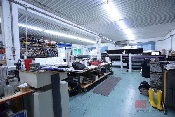 Gebäude 1 Produktionsfläche im mittleren Bereich