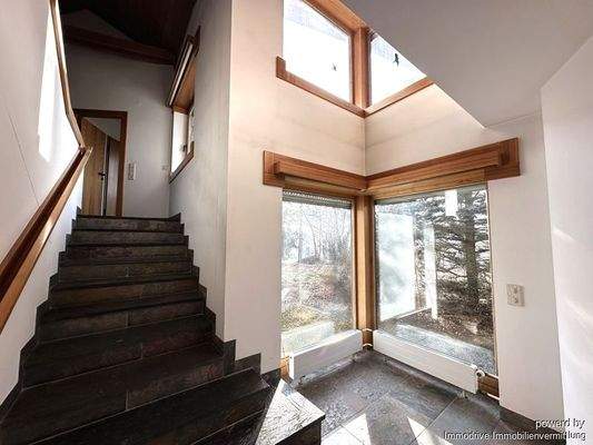 Treppen zu Küche und Essen