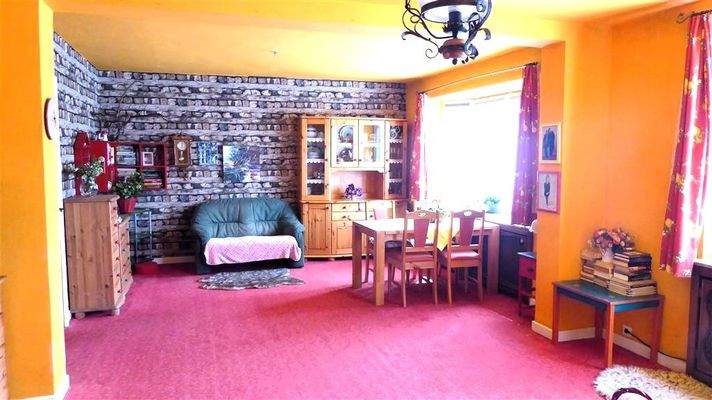 Großes Wohnzimmer EG Wohnung