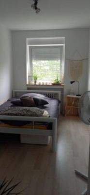 Schlafzimmer mit Fenster