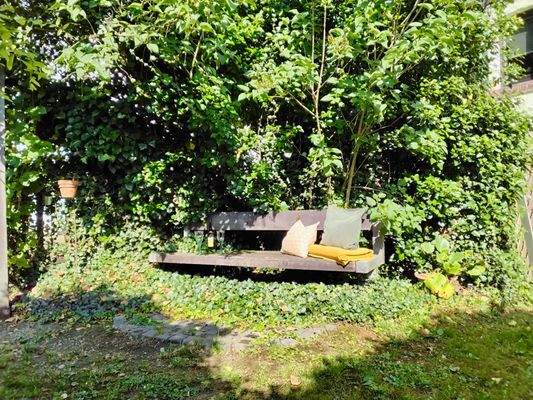 Außen_Idylisches Eckchen im Garten.jpeg