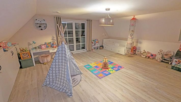 Hauptwohnung DG Zimmer