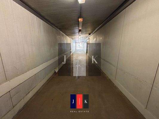 Halle Innenansicht 5