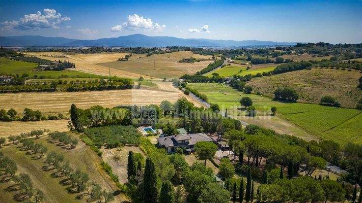 Villa-Toscana-casa-vacanza-appartamento-sogno-olivi-vini-Firenze-Siena-Assisi-pace-silenzio-casa-unifamiliare