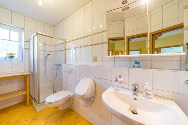 Badezimmer EG Hauptwohnug