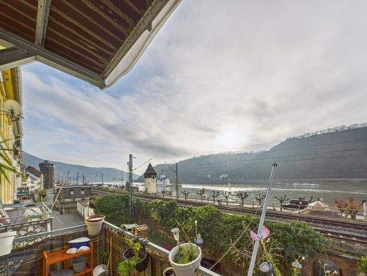 Blick auf den Rhein und Burg Kaub 1.OG