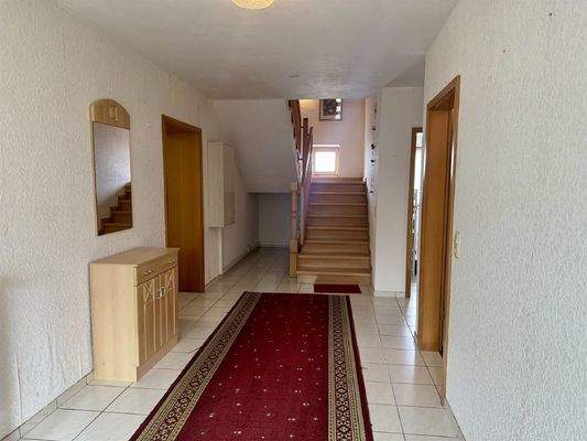 linkes Haus - Eingangsdiele