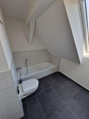 Bad 1 mit Wanne - Musterfoto