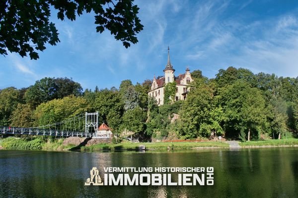 Schloss und Brücke