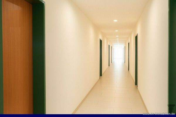 frdl. und gepflegter Flurbereich!