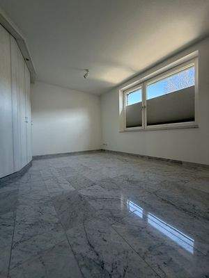 Schlafzimmer mit Einbauschrank