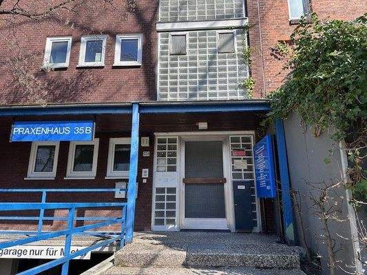 Zugang zum Bürohaus