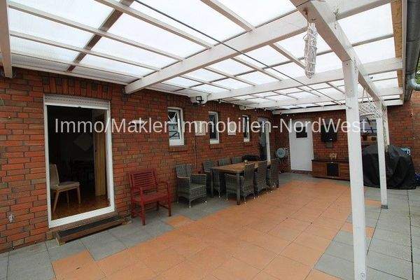 überdachte Terrasse rechts