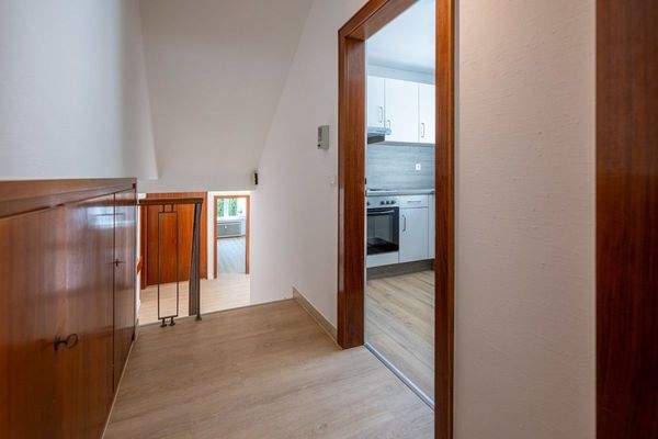 Treppe in den Eingangsflur