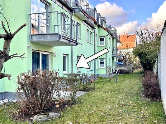 Terrasse und Gartenanteil