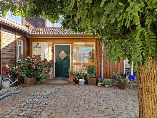 15 Hauseingangsbereich