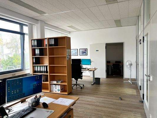 weiteres Büro.JPG