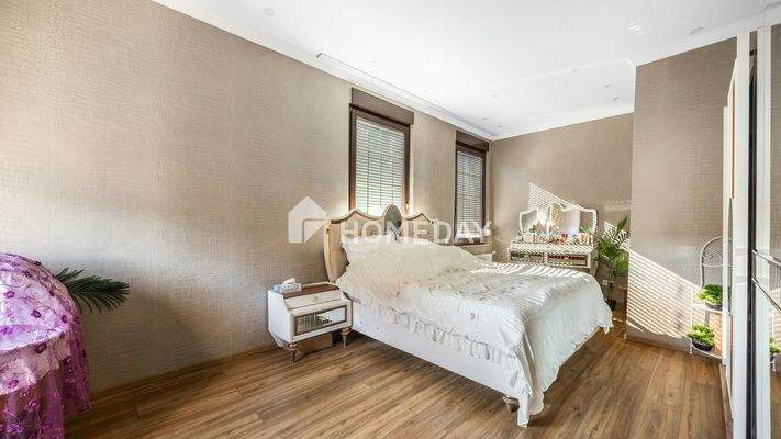 1. OG Elternschlafzimmer 1