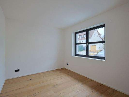 Helles Arbeits- oder Kinderzimmer