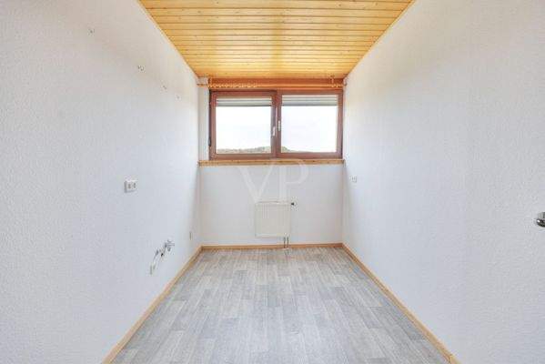 Gästezimmer / mögliche Küche OG