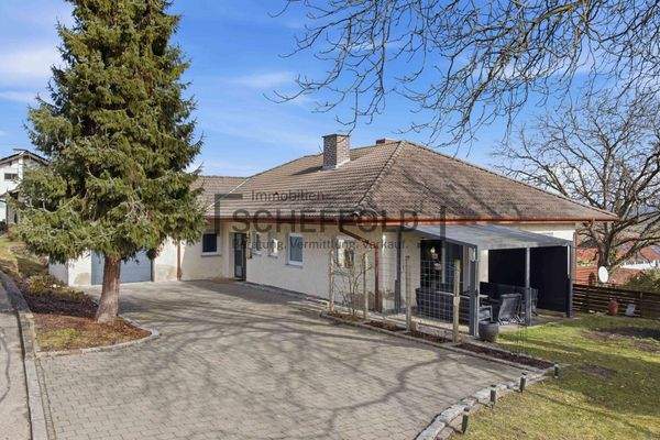 Eingang & Garage Erdgeschosswohnung 