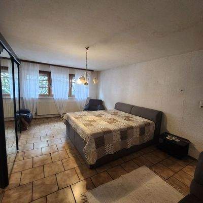 Schlafzimmer 2 EG (2)