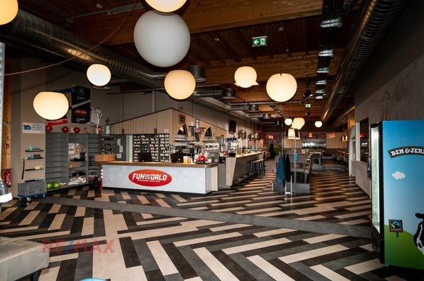 Funworld_Blick_Theke