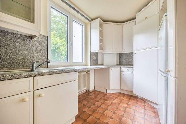 Küche mit Einbauküche