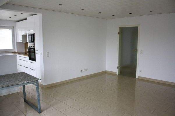 Wohnzimmer offene Küche