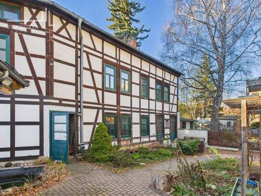 CAM03352G0-PR0099-STILL074