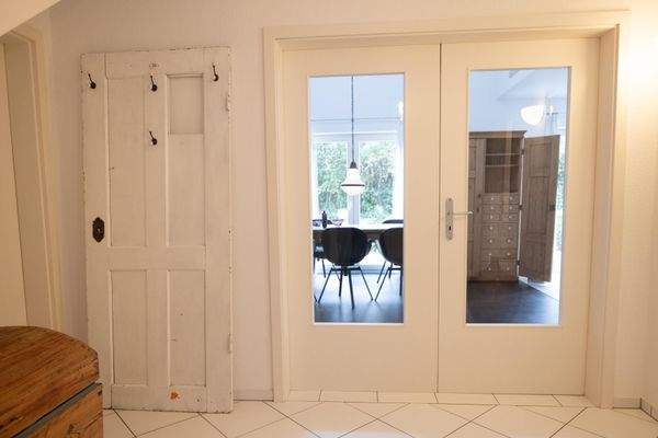 Flurbereich mit Blick in das Esszimmer