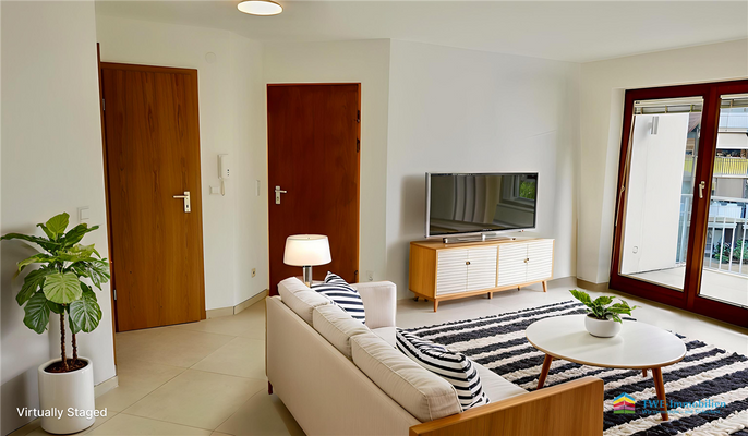  Wohn-Esszimmer Richtung Küche 