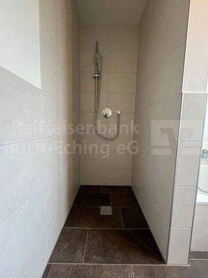 OG 2 Bad, Dusche.jpeg