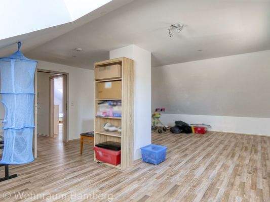 DG Schlafzimmer 3 - (Alt. Wohnen/Kochen/Essen)