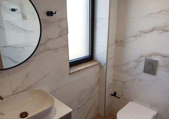 Kreta, Ligides: Großes modernes Haus in der Nähe des Agia-Sees zu verkaufen