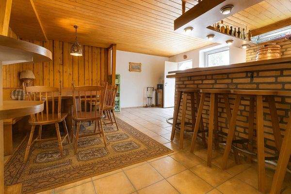 Kellerbar m. separatem Eingang