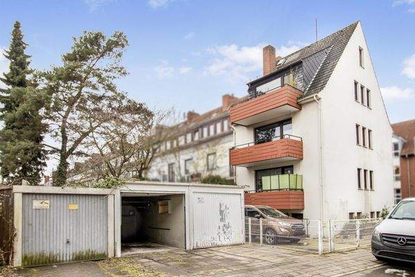 Rückansicht / Garagen