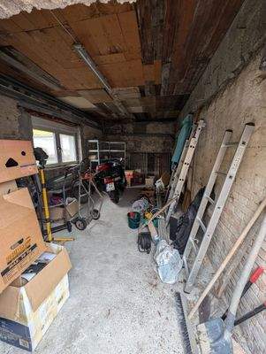 Garage-Partyraum-Werkstatt.jpg