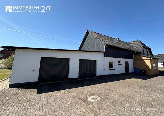  ZFH2552 • Doppelgarage am Haus