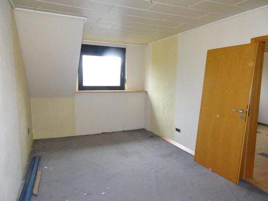 Ankleide vom Schlafzimmer aus