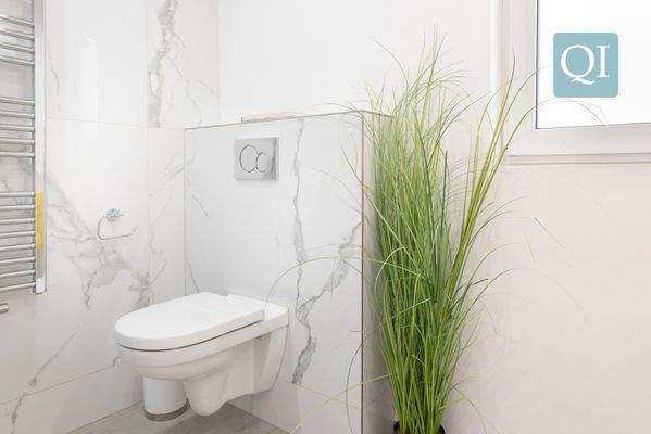 QI-6899 Badezimmer OG 1