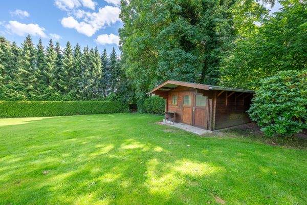 Garten und Gartenlaube