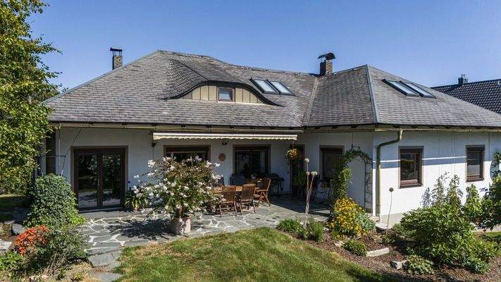 270m² gepflegter Bungalow (Zweifamilienwohnhaus) mit ausgebautem Dachgeschoss und 1.318m² Grund in Viktring in TOPLAGE