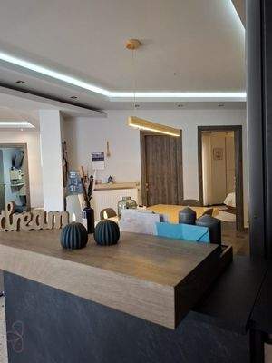 IMG-f085dcfbbcf658a82bf0009853abd80c-V