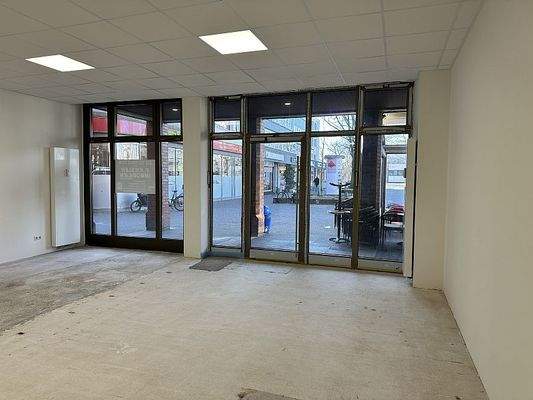 Eingang + Schaufenster.jpg