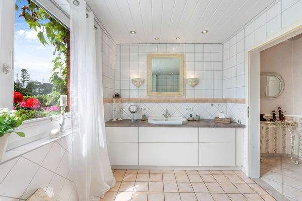 Tageslichtbad EG (Ursprungshaus) 