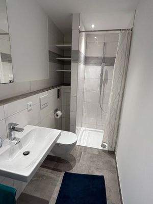 Duschbad - Bereich über Garage