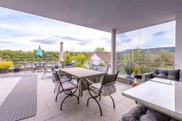 Gedeckter Aussensitzplatz