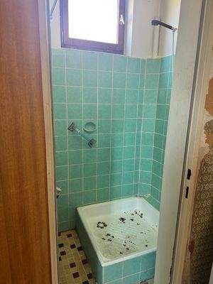 Separate Dusche im Erdgeschoss